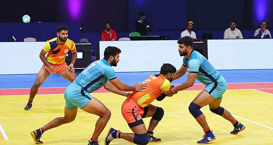 रेड का दाम: कबड्डी की बही-खाता राजनीति और वह आँकड़ा जिसका कोई मालिक नहीं रेड का दाम: कबड्डी की बही-खाता राजनीति और वह आँकड़ा जिसका कोई मालिक नहीं